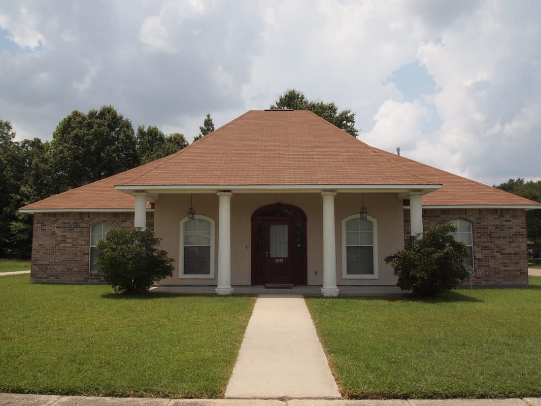 Cajun Soft Wash house Washing exterior soft power wash dirt stain roof