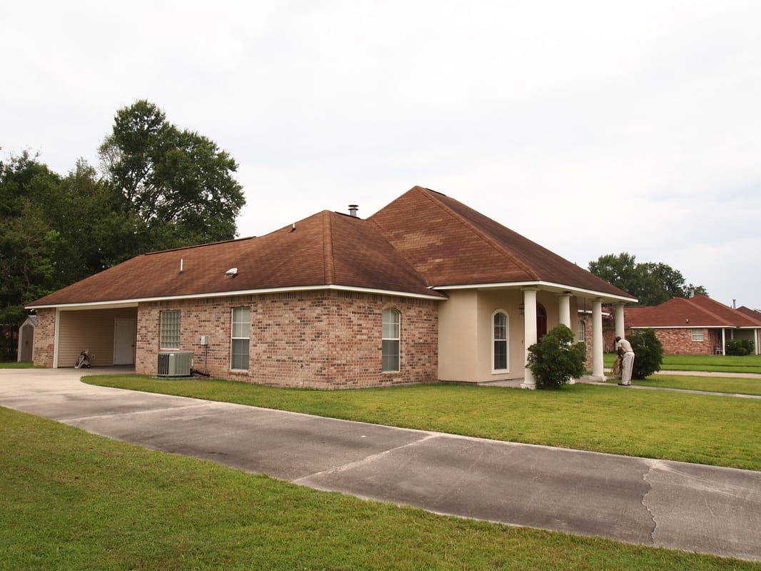 Cajun Soft Wash house Washing exterior soft power wash dirt stain roof