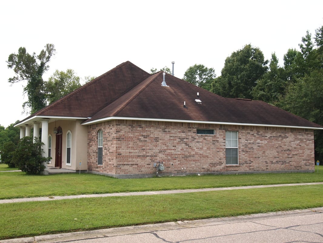 Cajun Soft Wash house Washing exterior soft power wash dirt stain roof